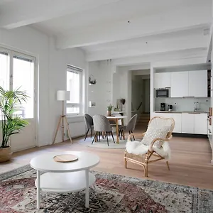 https://2ndhomes-loft-apartment-with-spa-balcony-by-the-white-church.tophotelshelsinki.com